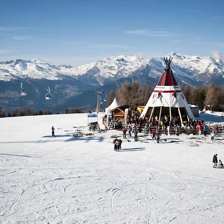 De L Ours Authentic Etage Tournay 12 Pers بيت ضيافة Agettes