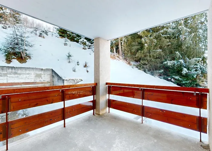 De L Ours Authentic Etage Tournay 12 Pers Guest house *